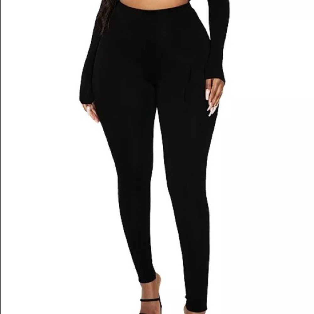 Naked Wardrobe Leggings